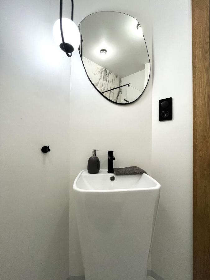 Mieszczanska ~ Self Check-in 24h ~parking And Lift Wroclaw